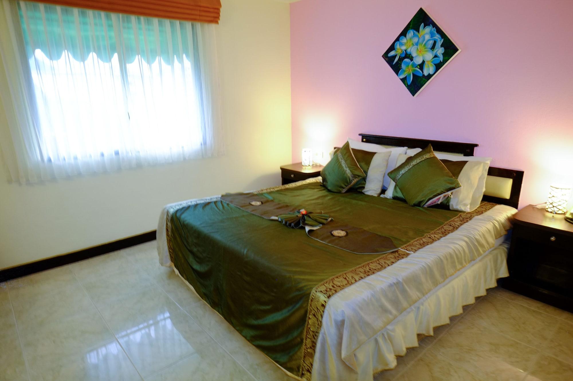 Adonis Guest House Patong Екстер'єр фото