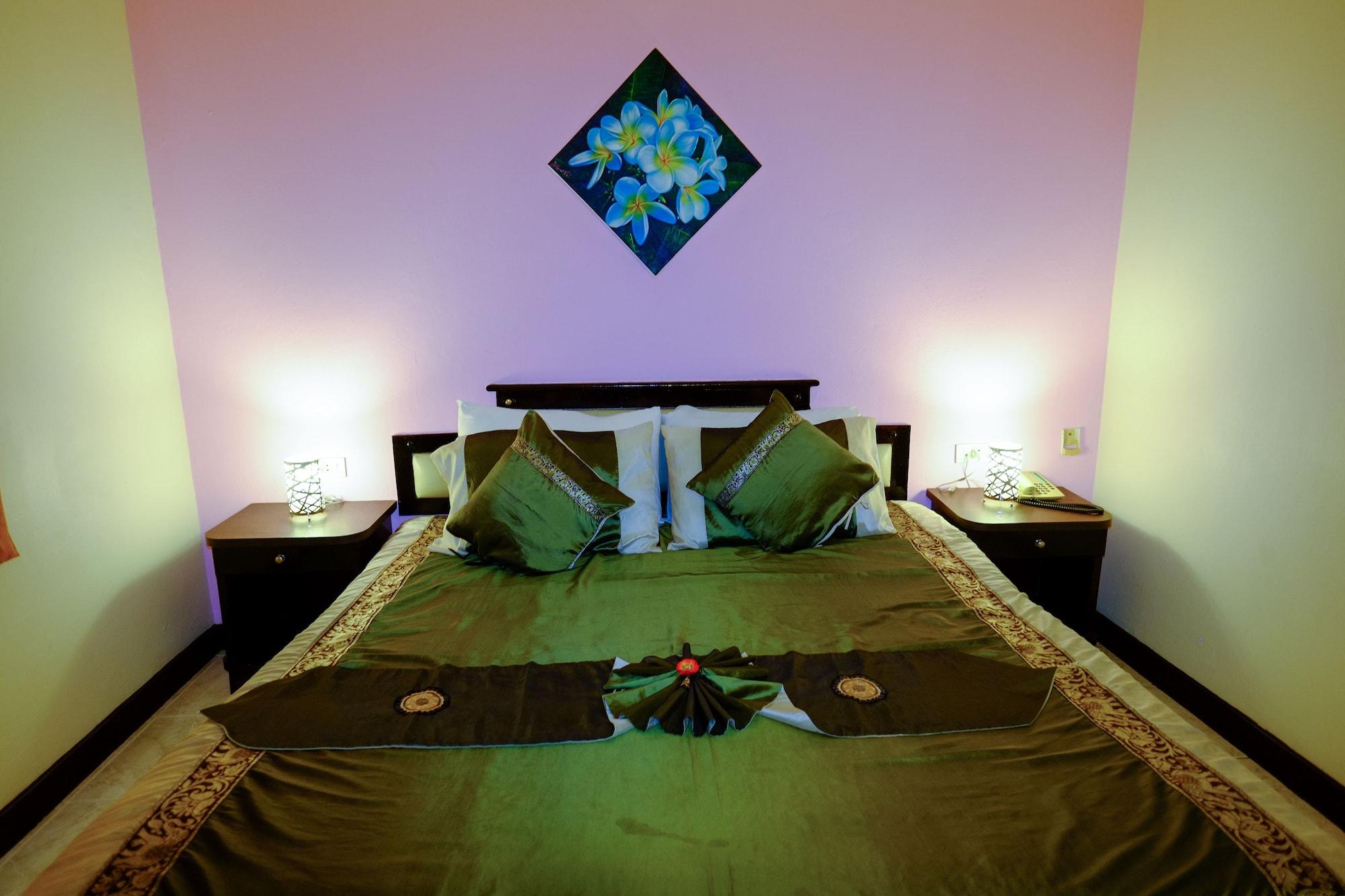 Adonis Guest House Patong Екстер'єр фото