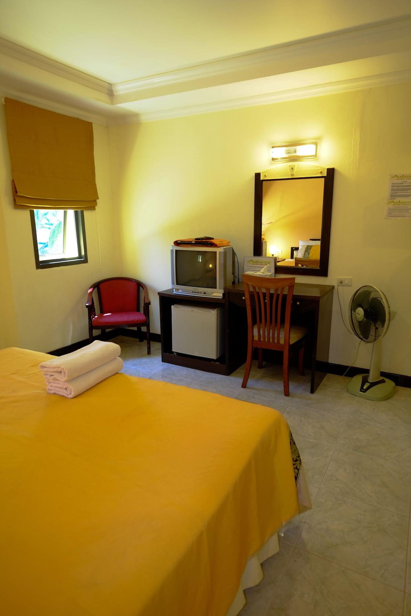 Adonis Guest House Patong Екстер'єр фото