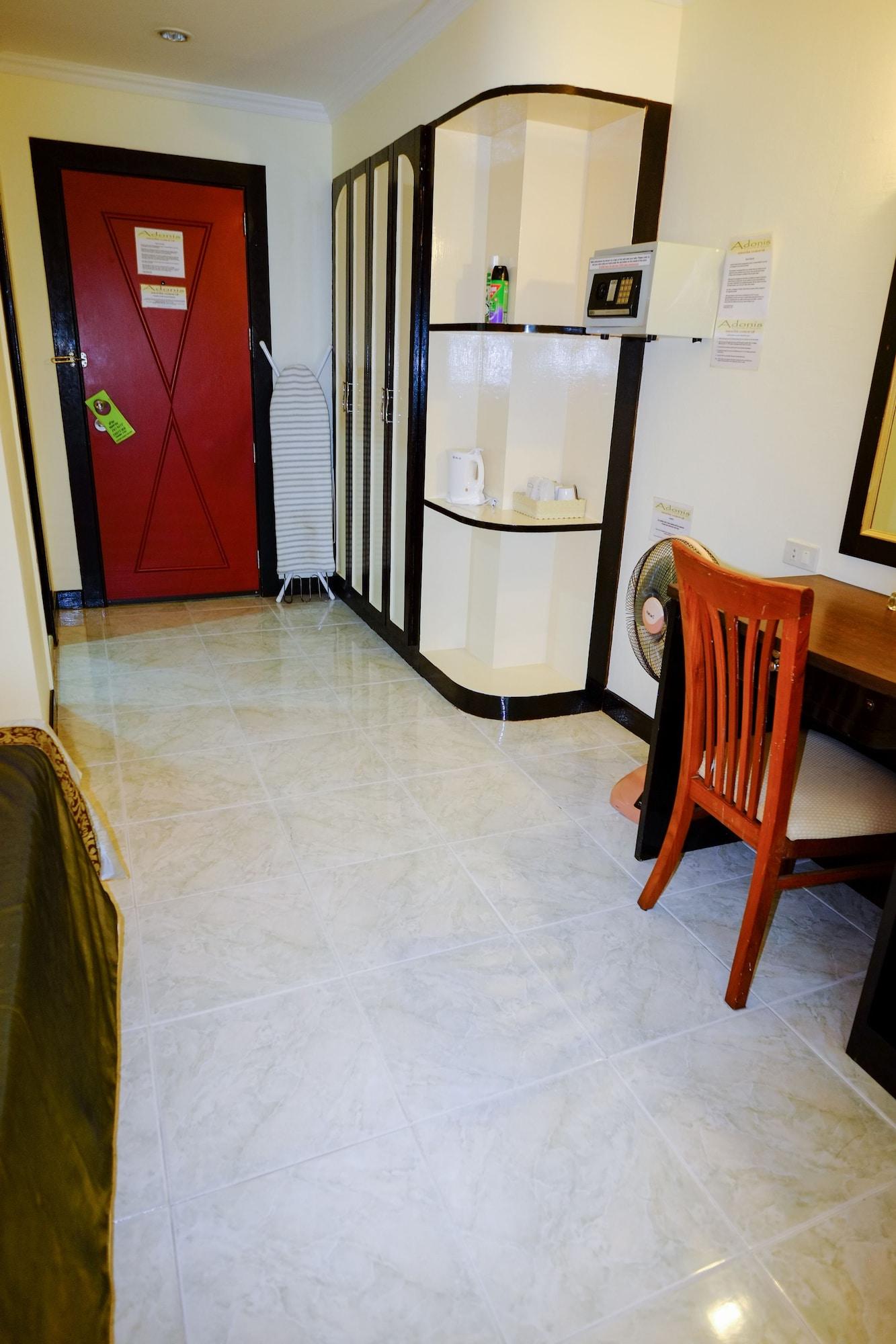 Adonis Guest House Patong Екстер'єр фото