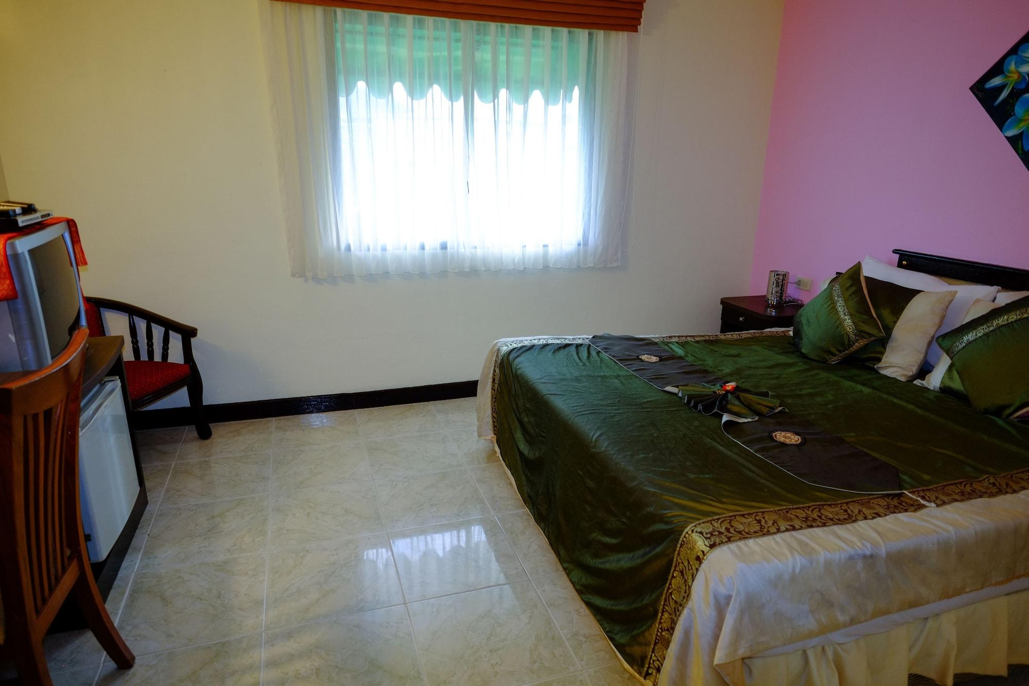 Adonis Guest House Patong Екстер'єр фото