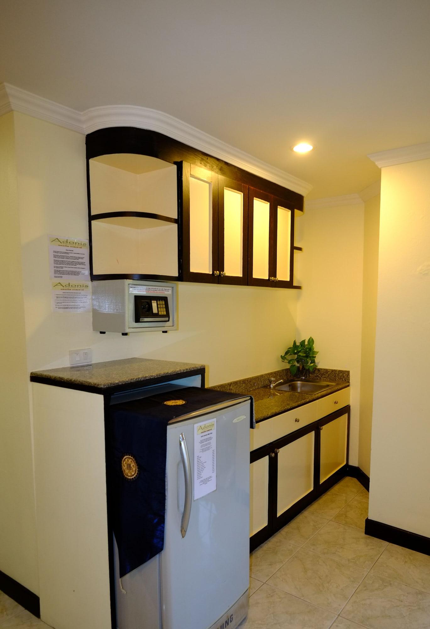 Adonis Guest House Patong Екстер'єр фото