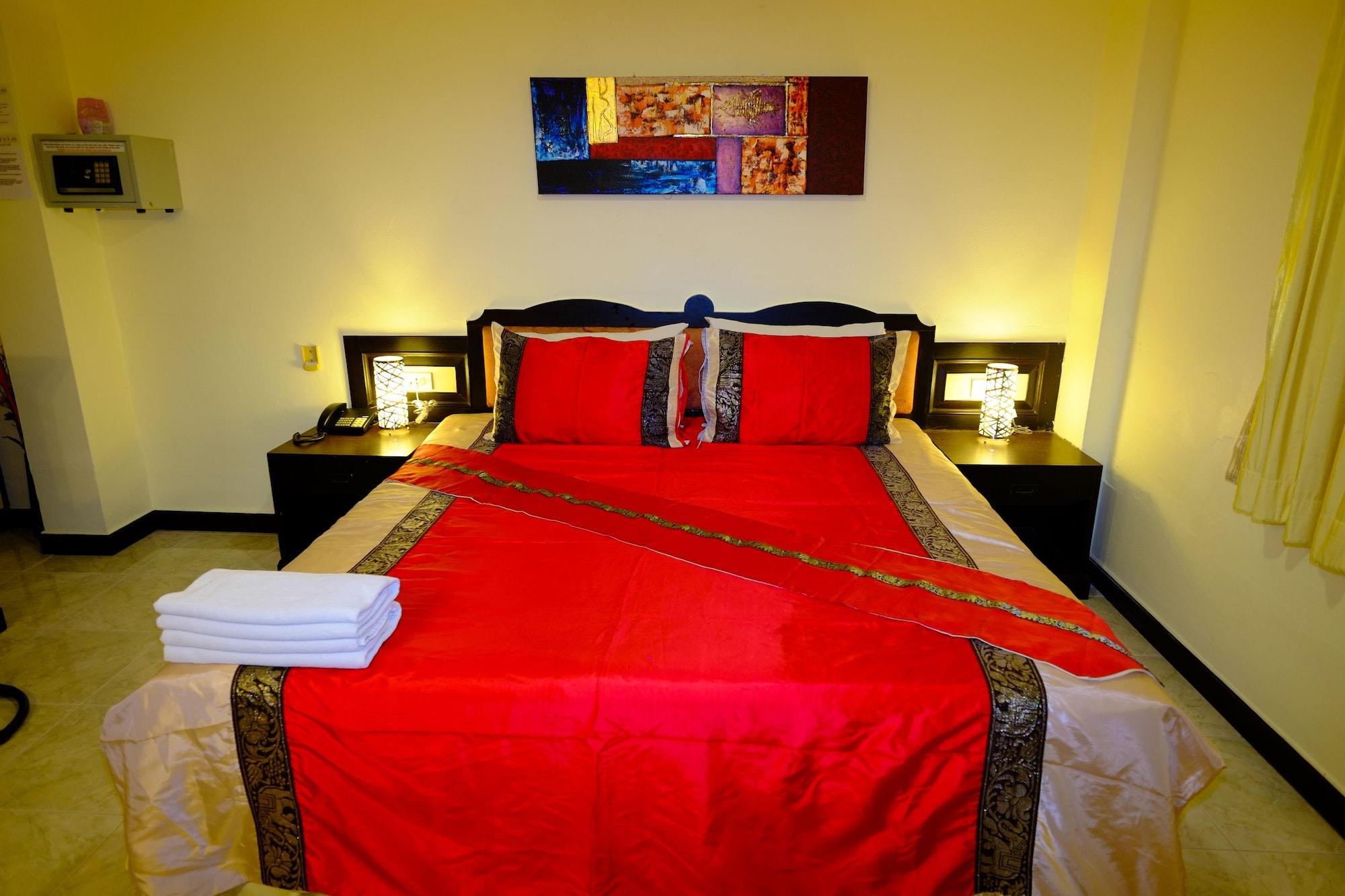 Adonis Guest House Patong Екстер'єр фото