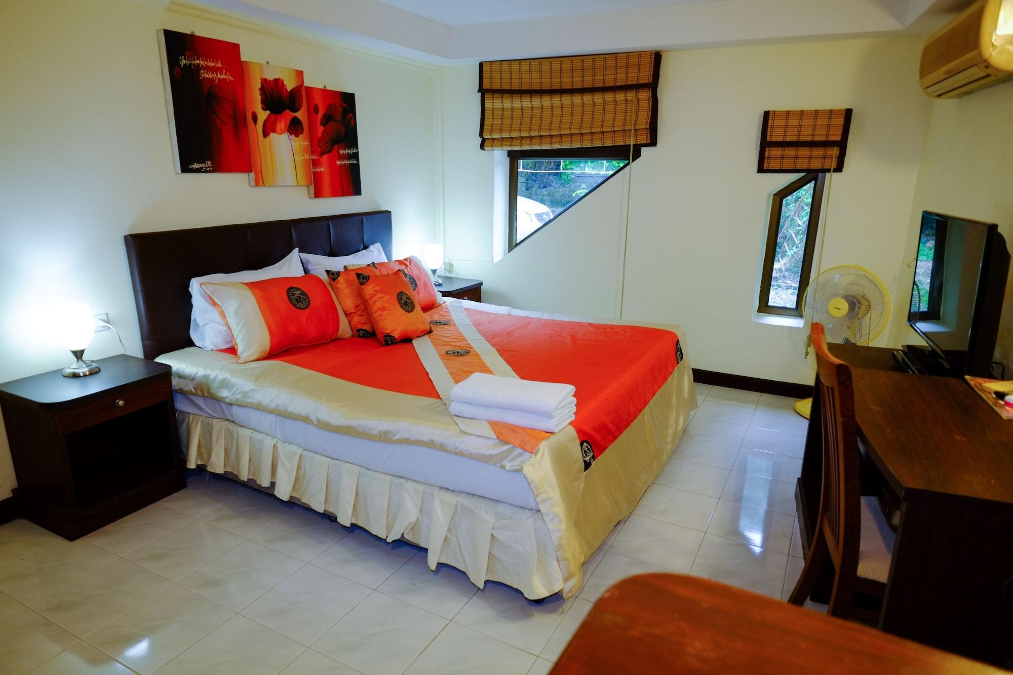 Adonis Guest House Patong Екстер'єр фото