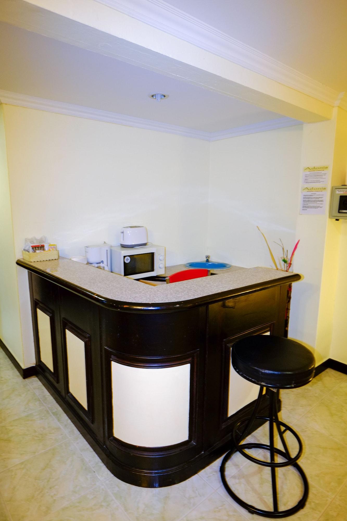 Adonis Guest House Patong Екстер'єр фото