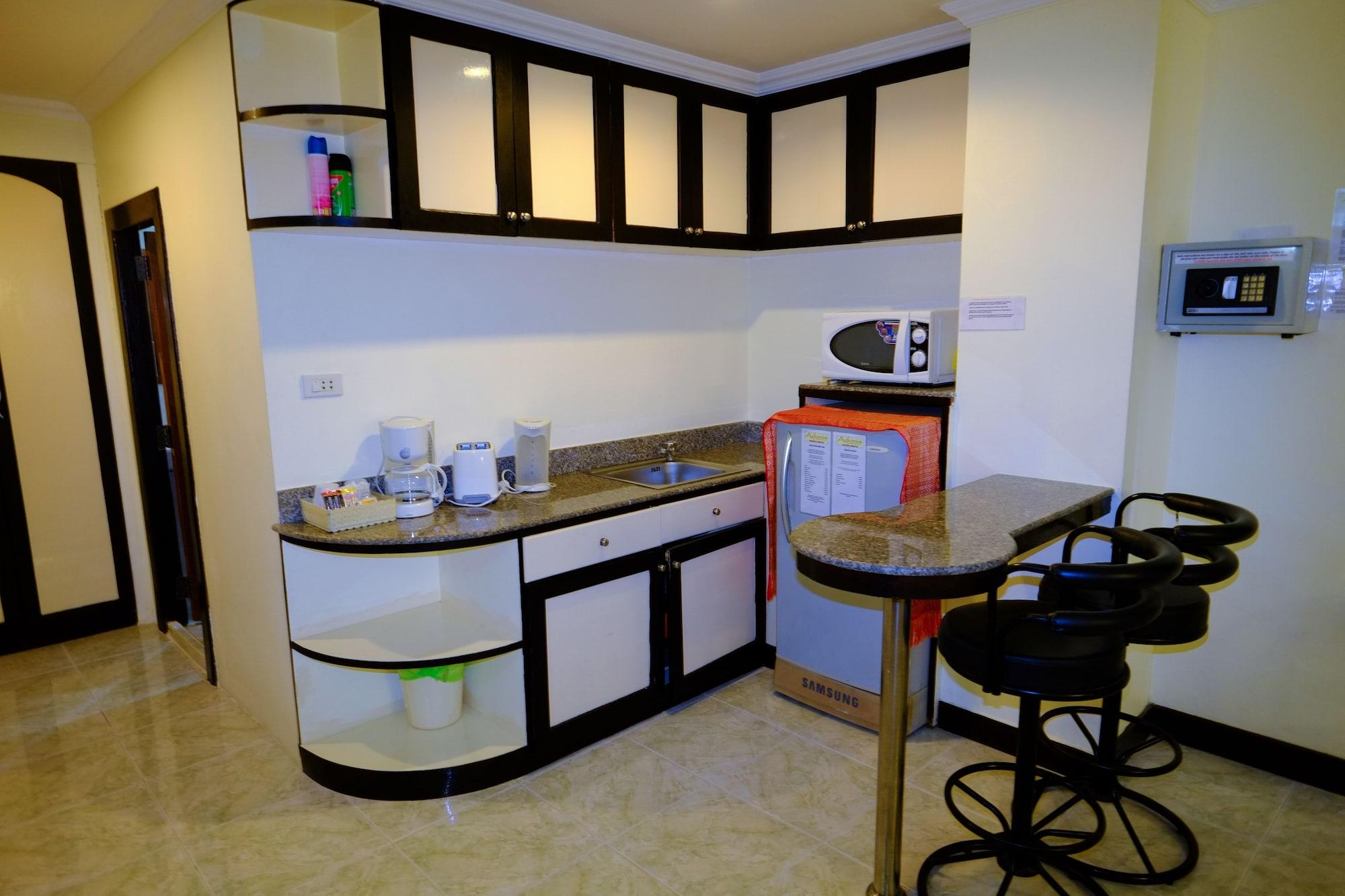 Adonis Guest House Patong Екстер'єр фото