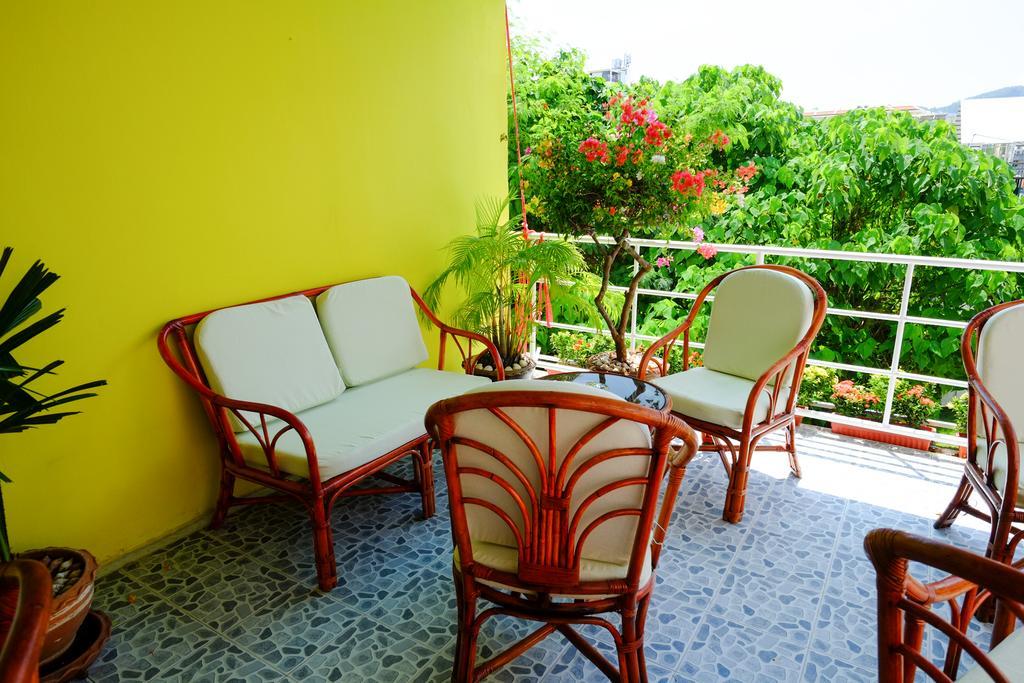Adonis Guest House Patong Екстер'єр фото