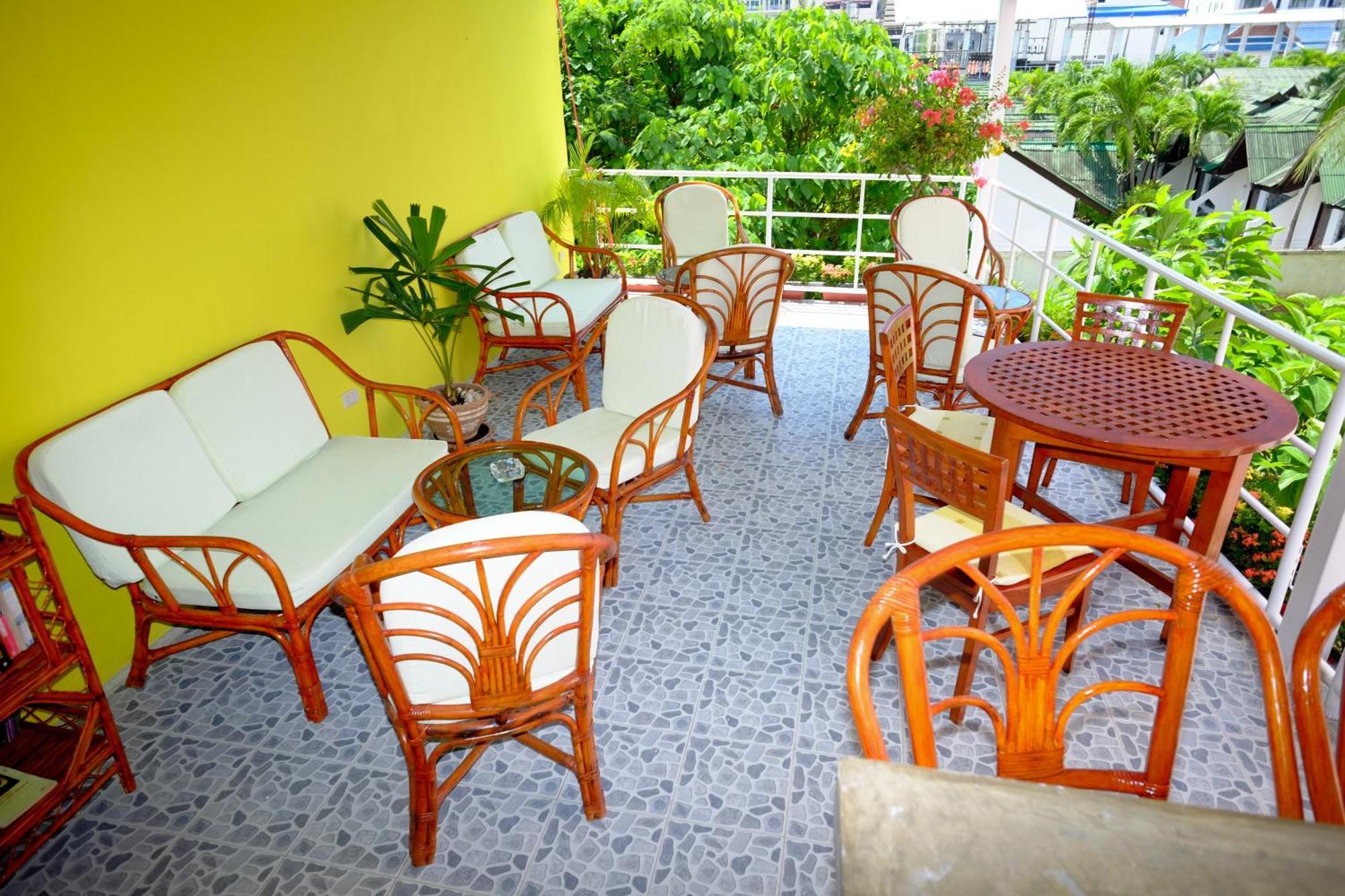 Adonis Guest House Patong Екстер'єр фото