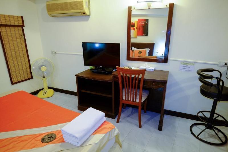 Adonis Guest House Patong Екстер'єр фото